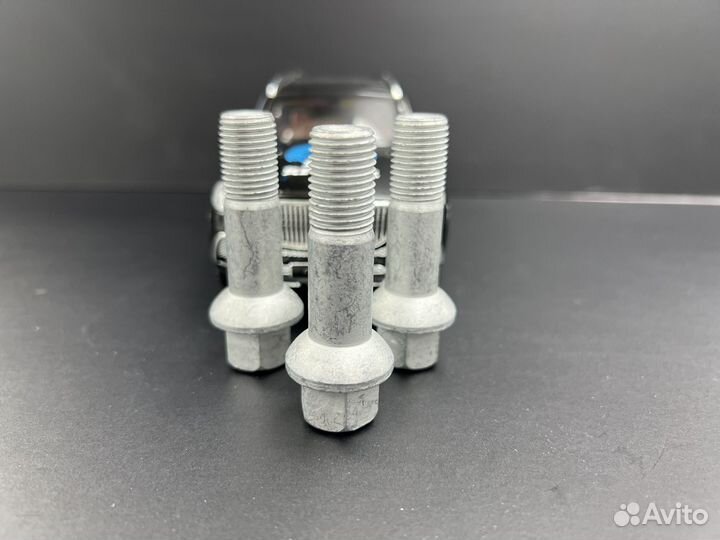 Колесные болты Mercedes G class W463