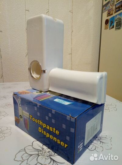 Диспенсер для зубной пасты