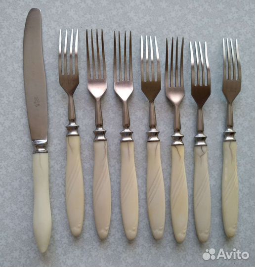 Половник, шумовки, ложки, вилки столовые