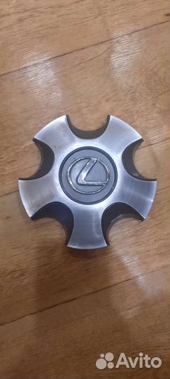 Декоративный колпак Lexus