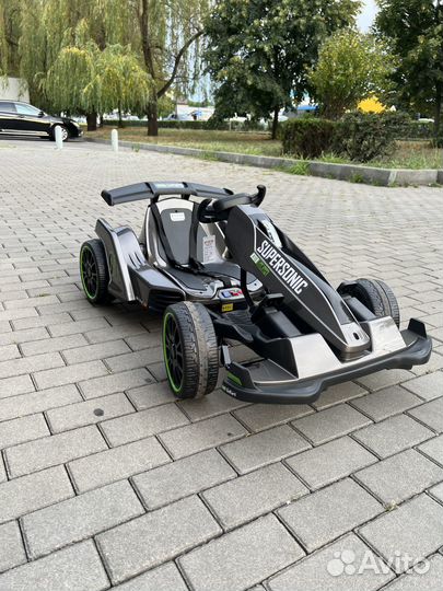 Электромобиль детский (регулировка размера под рос