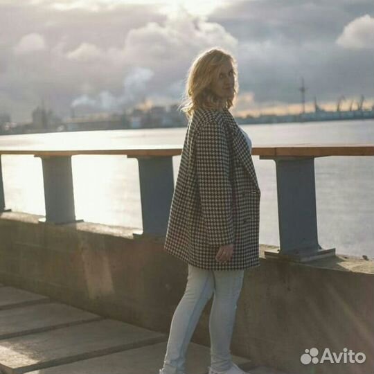 Поющая ведущая