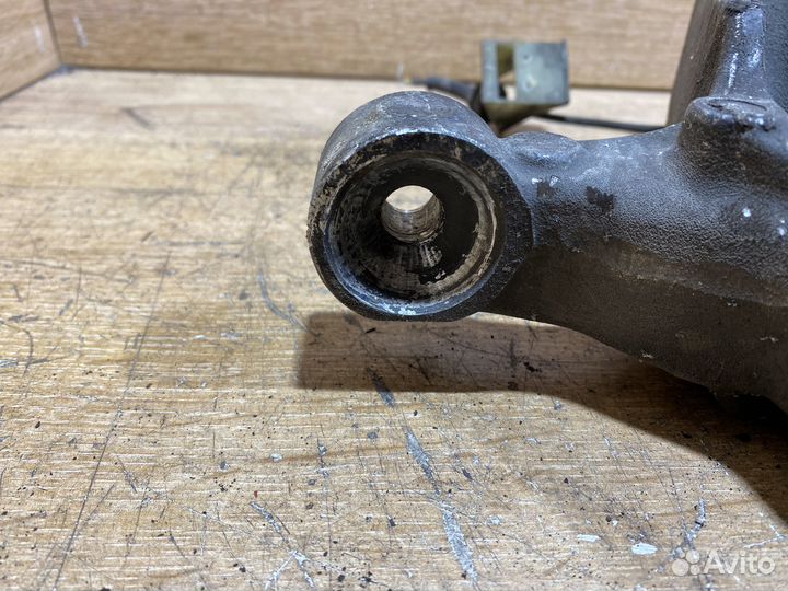 Поворотный кулак передний левый Volvo S60, S80 X29