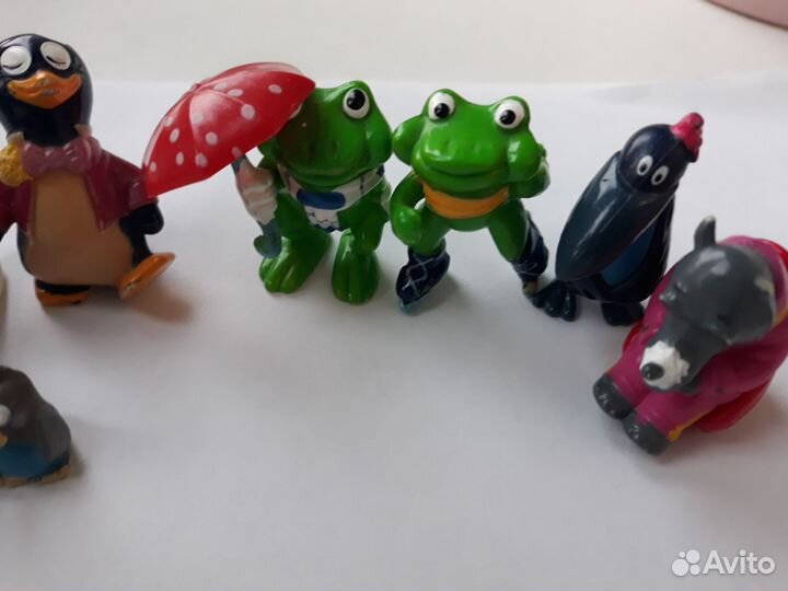 Игрушки из киндера разные