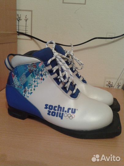 Лыжные ботинки