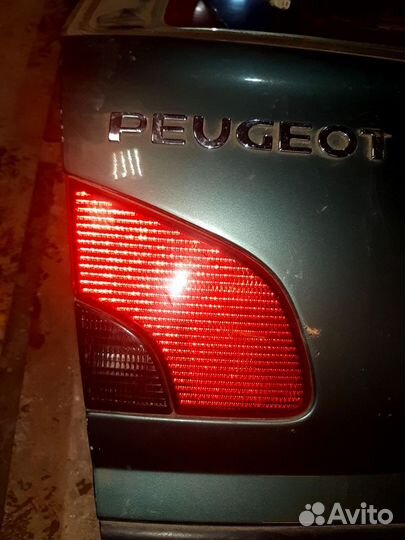 Фонарь задний Пежо 406 Peugeot 406 универсал