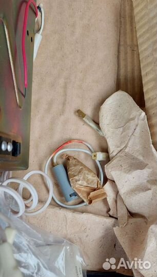 Автомобильно-переносный радиоприемник Урал Авто 2