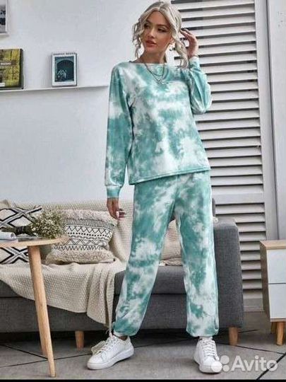 Костюм женский