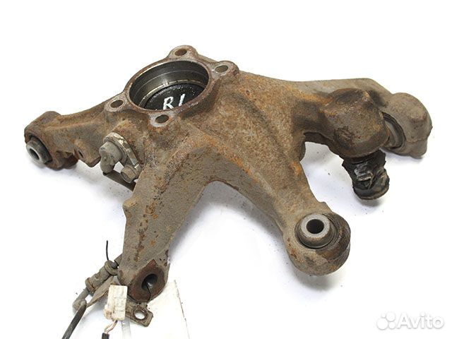 Кулак задний левый Mitsubishi Galant