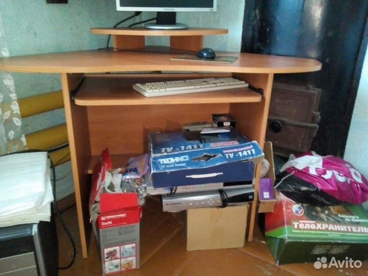 Компьютерный стол