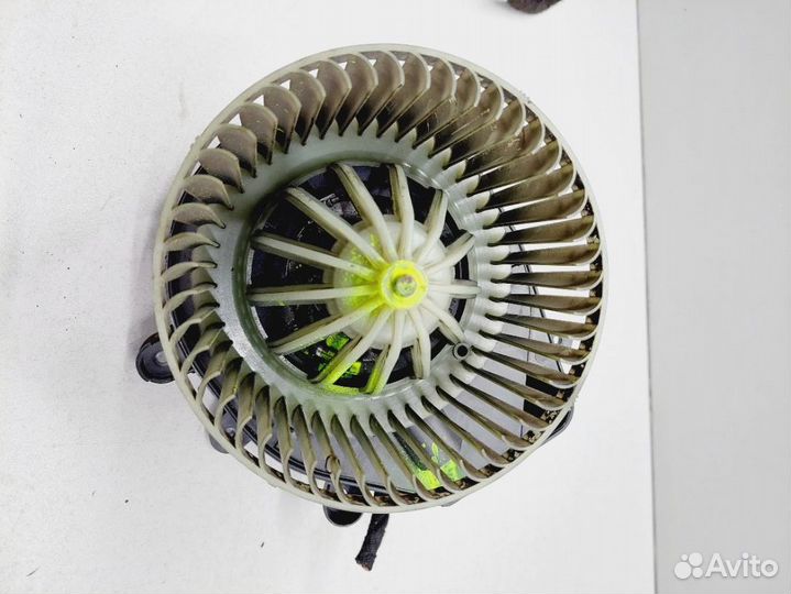 Моторчик печки Volkswagen Passat