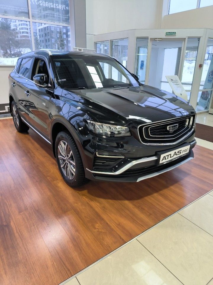 Geely Atlas Pro: фото владельца