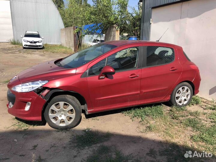 Разбираю на запчасти Peugeot 308 1.6 бензин