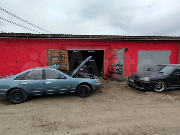 Гараж, > 30 м²