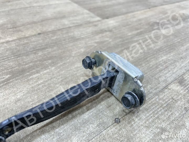 Ограничитель задней левой правой двери Almera G15