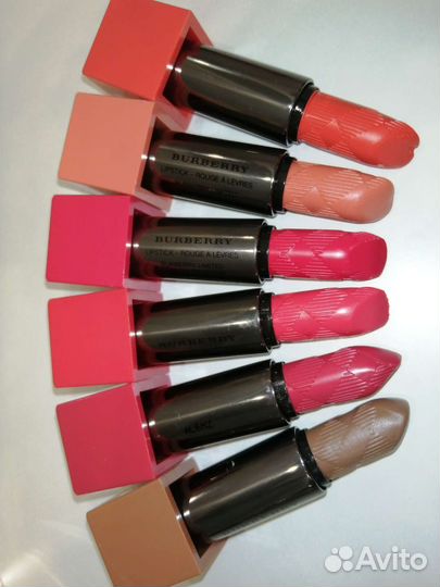 Помада Burberry
