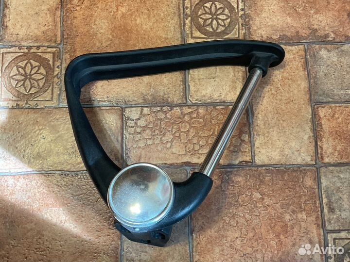 Подлокотник на офисное кресло