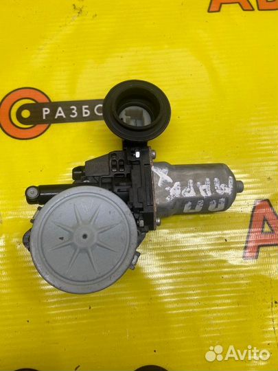 Мотор стеклоподъемника передний правый Toyota Mark