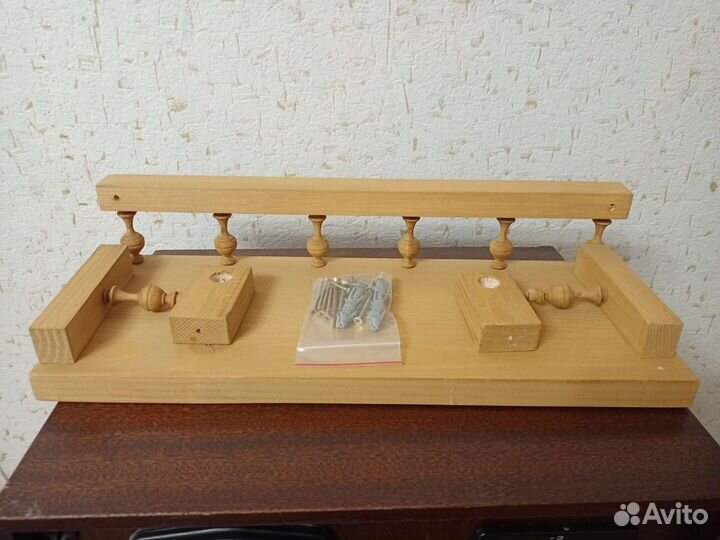 Полка деревянная