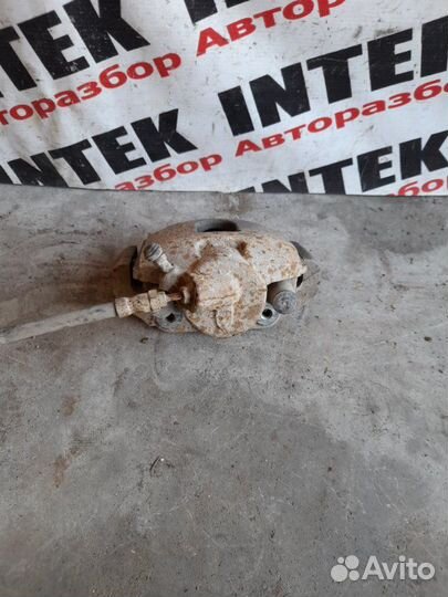 Суппорт передний левый Ford Fusion 2008