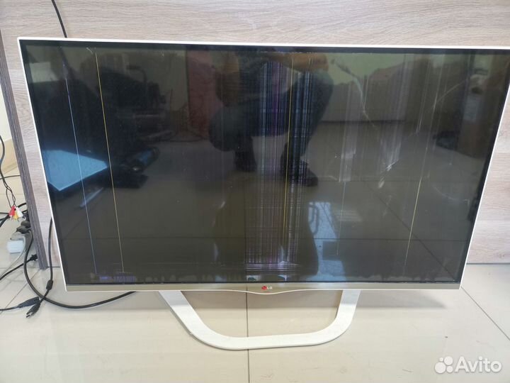 Телевизор LG 42LA667V (Разбор)(По запчастям)