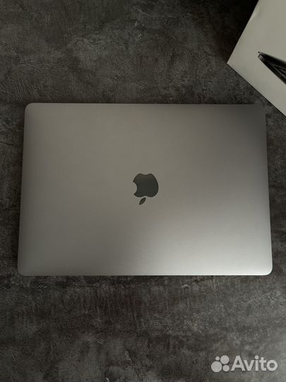 Apple MacBook Pro 13 touch bar