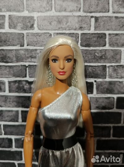 Голова Barbie Айрис Апфель #1