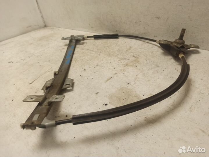 Стеклоподъемник механический передний левый