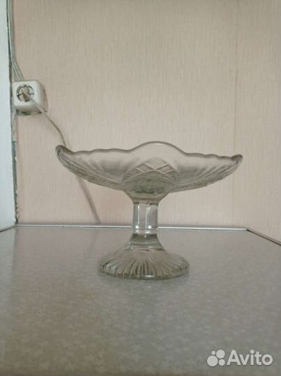 Ваза для фруктов СССР. Фруктовница на ножке СССР