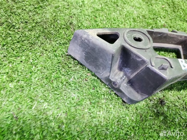 Кронштейн бампера переднего левый volkswagen Cadd