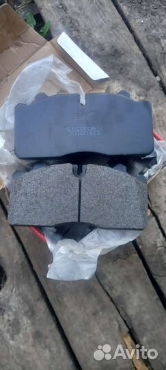 Передние тормозные колодки