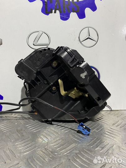 Замок задний правый Mercedes W203