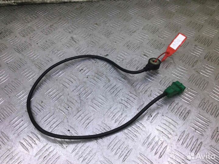 Датчик детонации Ауди А4 054905377b Adr