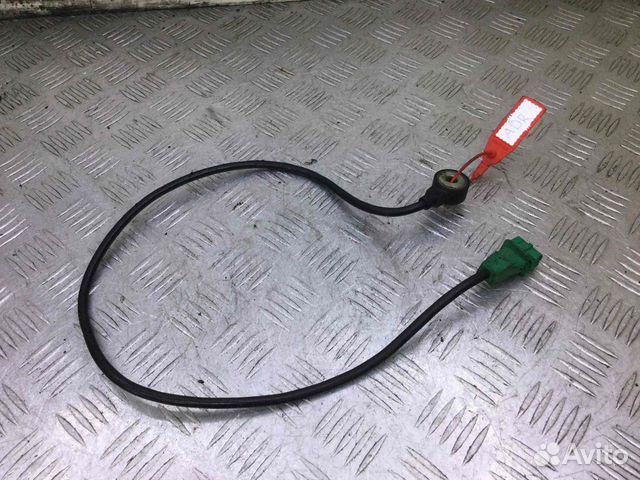 Датчик детонации Ауди А4 054905377b Adr