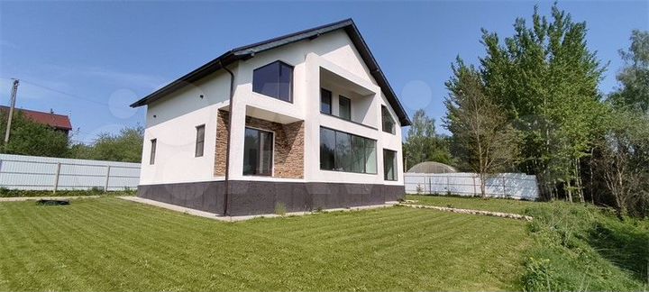 Коттедж 295 м² на участке 7,5 сот.