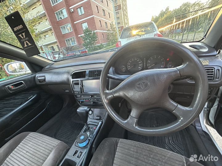 Toyota Carina 1.5 AT, 1996, 277 000 км