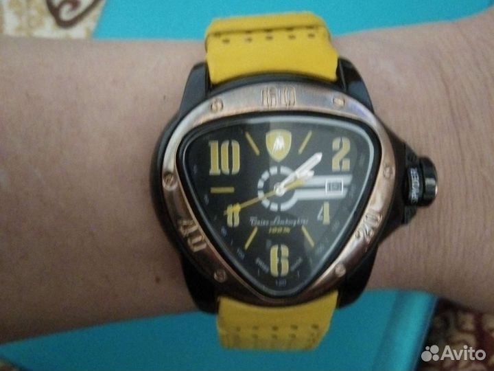Часы tonino lamborghini