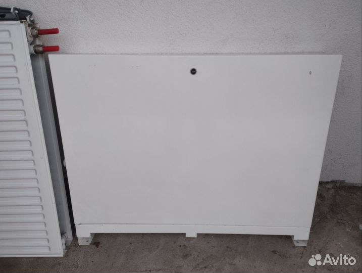 Коллектор для теплого пола с ящиком в сборе