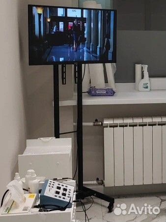 Стойка под телевизор напольная