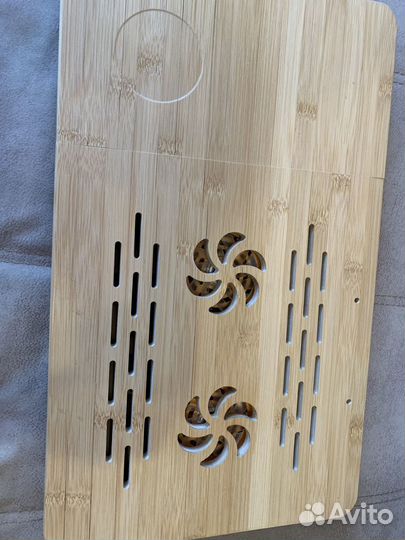 Стол для ноутбука с охлаждением