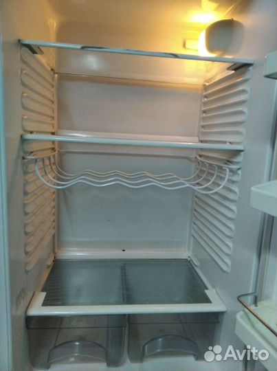 Холодильник Атлант в хорошем состоянии