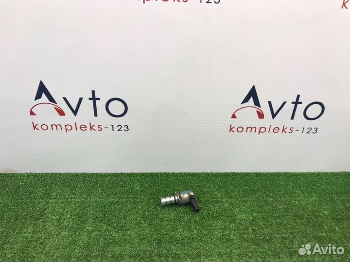 Клапан VVT-i Audi A4 B8 cdnc 2011