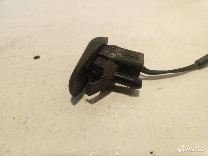 Форсунка омывателя лобового стекла Ford Mondeo