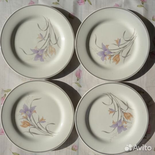 Большая тарелка фарфор, 4 штуки