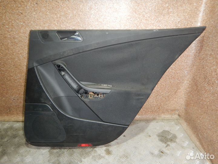 Обшивка двери задней правой, Volkswagen (Фольксваг