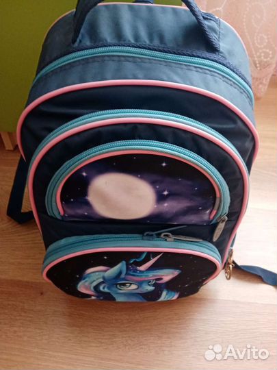 Школьный рюкзак