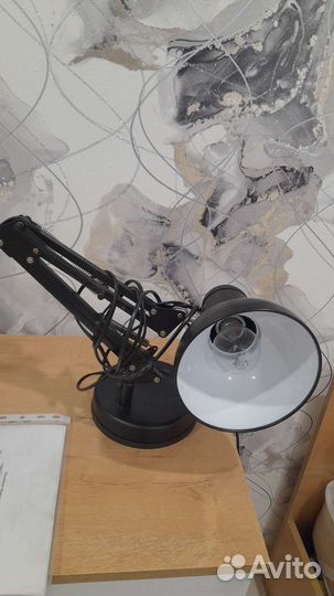 Лампа настольная