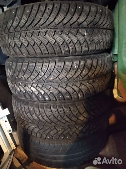 Bfgoodrich G-Force Stud 215/65 R16