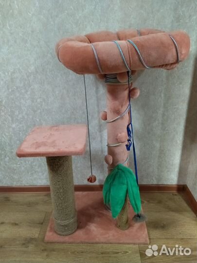 Лежанка для кошек с когтеточкой