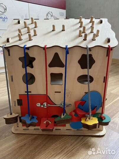 Бизиборд домик